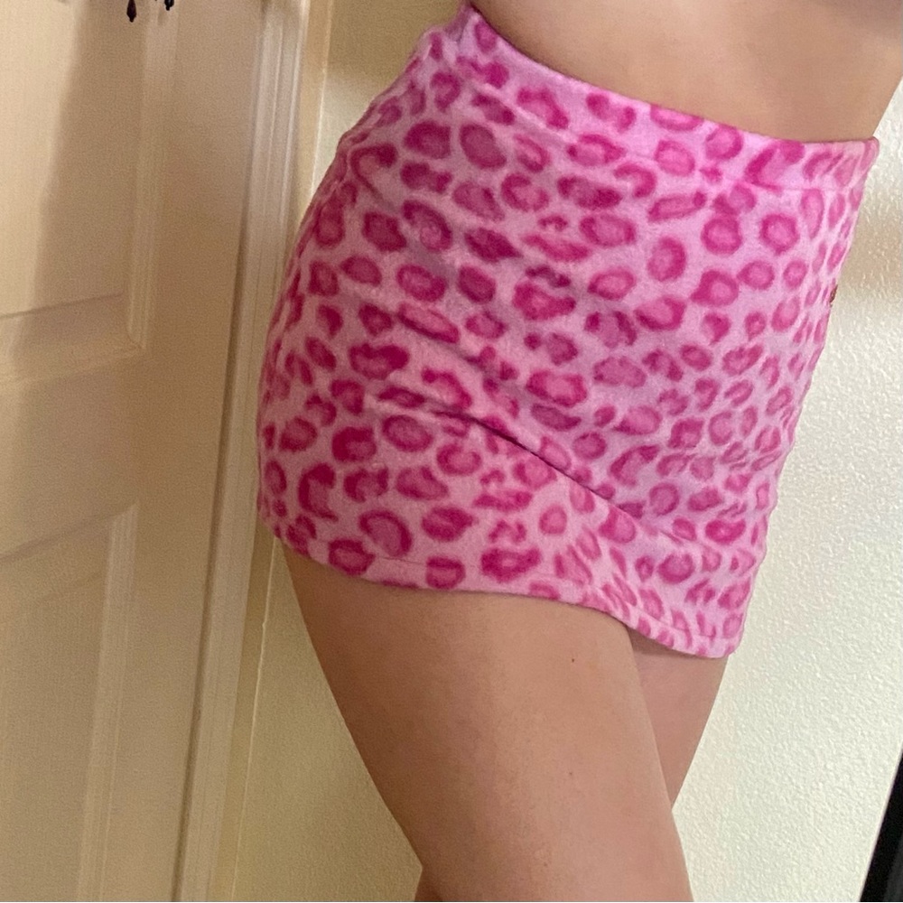 Pink leopard micro skirt 🐆💕